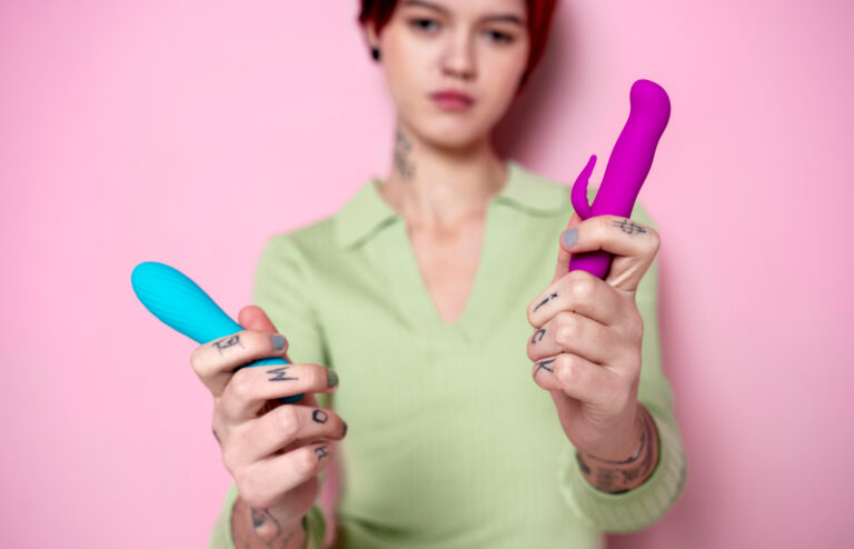 Exploring the World of Virtual Intimacy: Understanding the Basics of Virtual Sex 