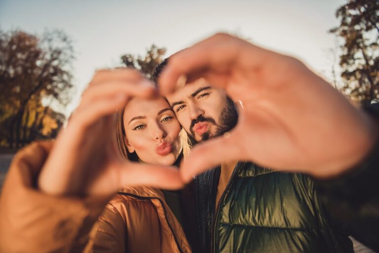 Un homme peut-il vraiment aimer une escorte?