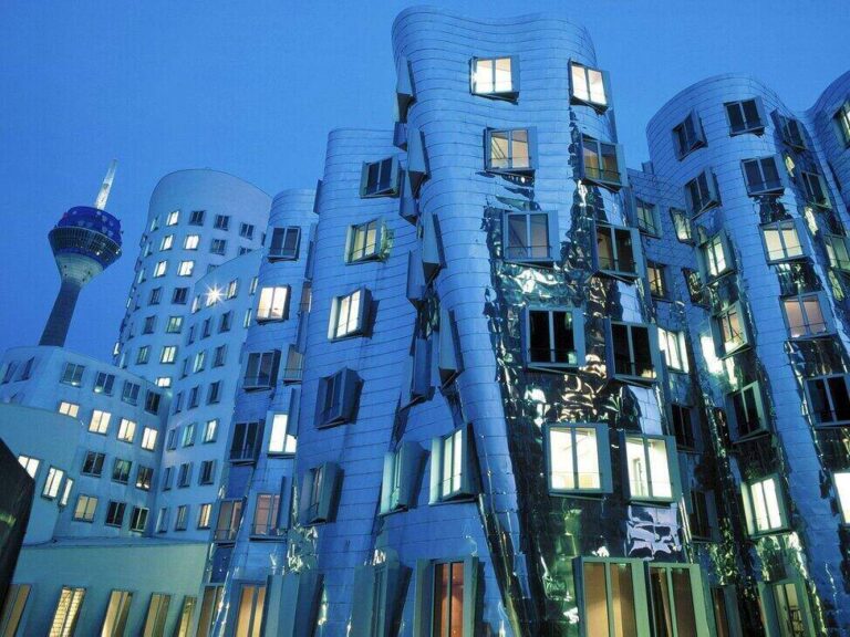 Visitez Düsseldorf avec nos accompagnateurs